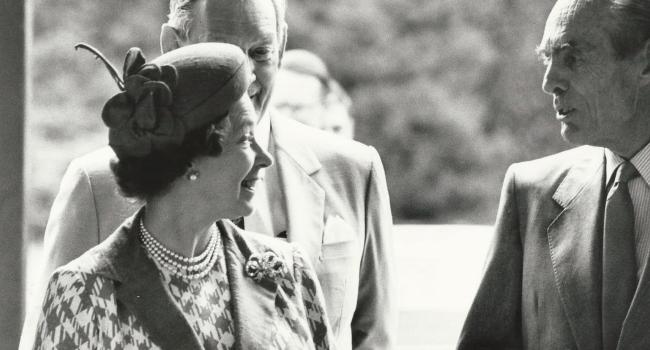 Queen chatting to Leonard at Park House